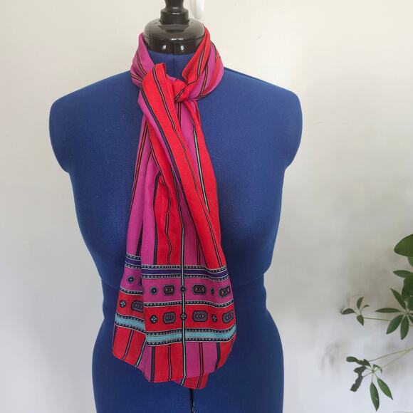 Vintage Retro Boho Red & Navy Bold Stripe w/Geo Border Print (53x11) - Picture 1 of 3